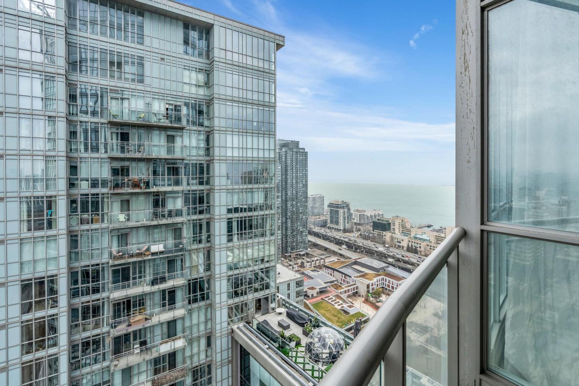 Spadina Modern Suites Toronto Exteriér fotografie